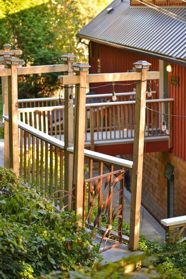 Salishan Tree House Suite Cowichan Bay Ngoại thất bức ảnh